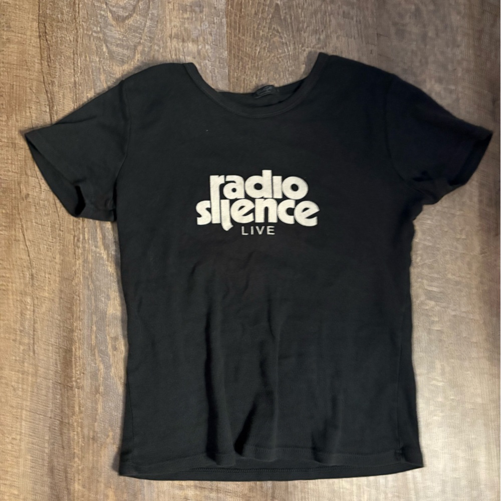 Bandy Melville baby tee with White Print